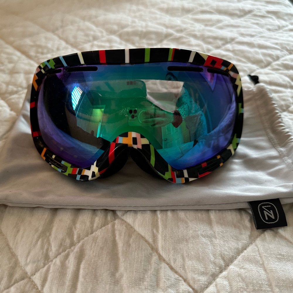 Von Zippper snowboarding/skiing goggles unisex